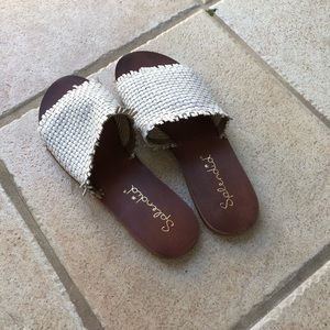 Splendid white sandals